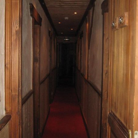 Le Relais De L'Abbaye Hotel Турню Екстериор снимка