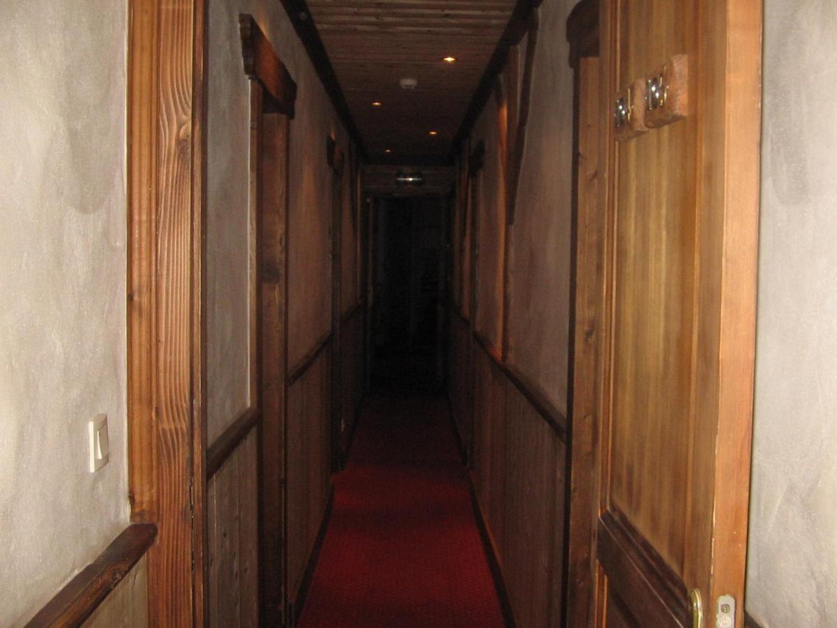 Le Relais De L'Abbaye Hotel Турню Екстериор снимка